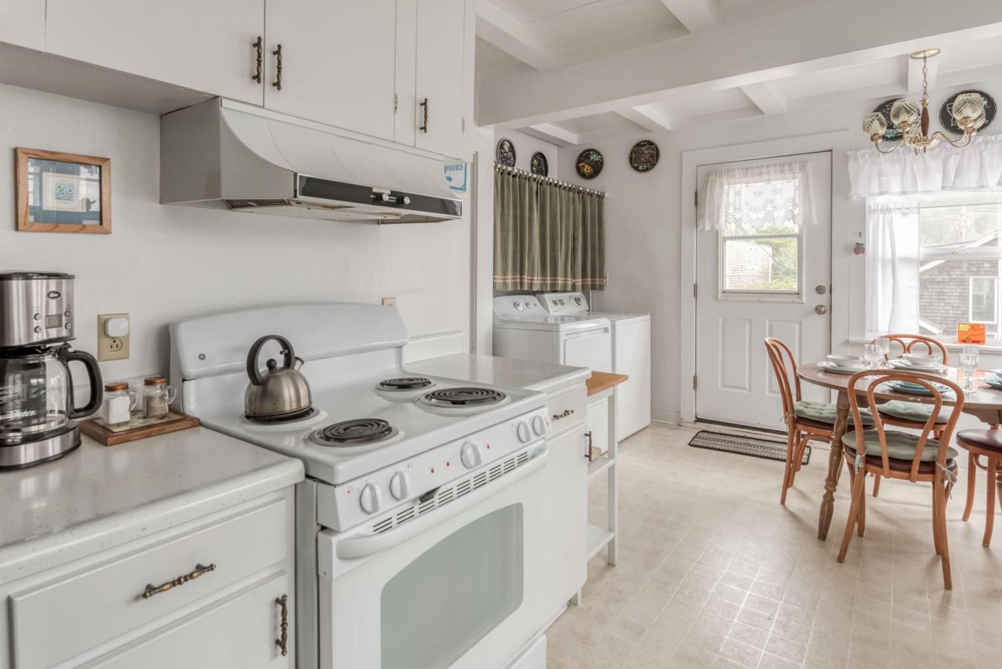 The Hamptons Villa Rockaway Beach Exterior photo